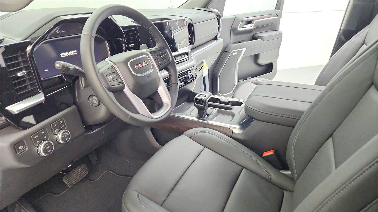 New 2026 GMC Sierra 1500 SLT AWD/4WD image 10