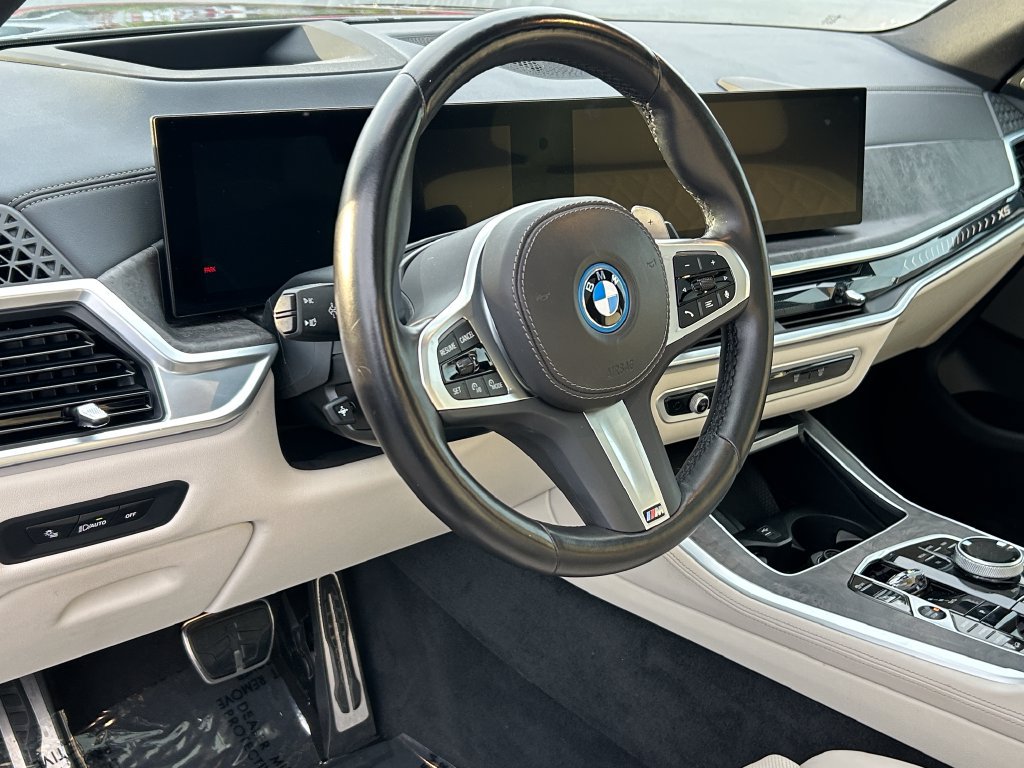 Used 2024 BMW X5 xDrive50e w/ Executive Package AWD/4WD image 13