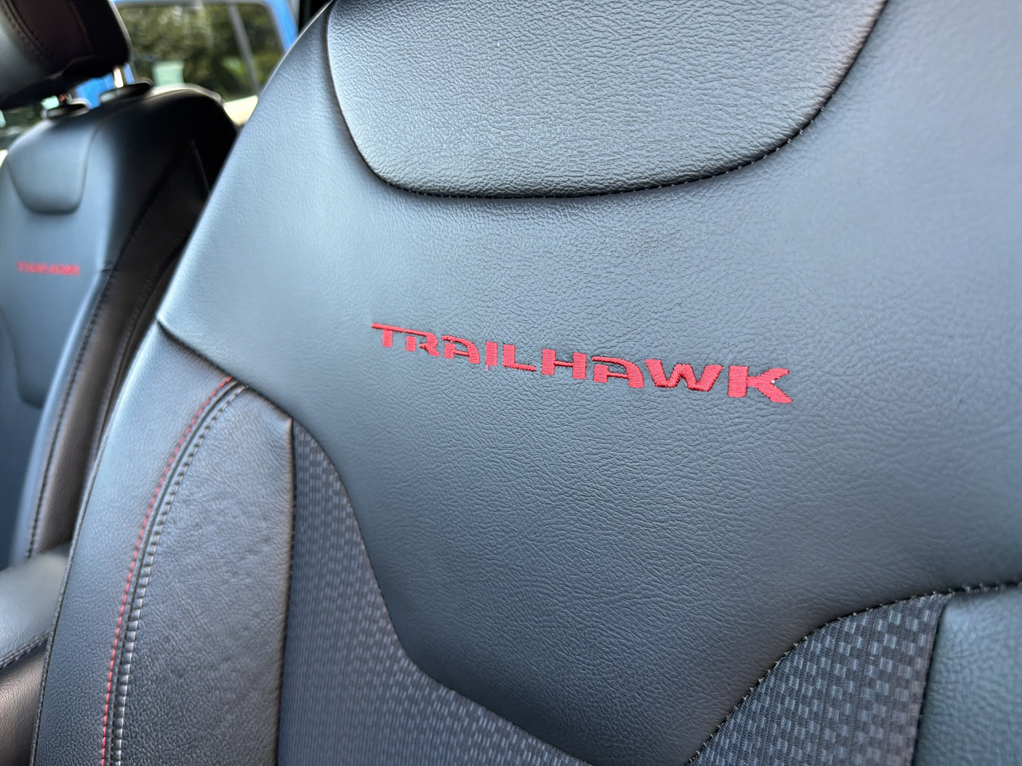 Certified 2025 Jeep Compass Trailhawk w/ Trailhawk Convenience Group AWD/4WD image 17