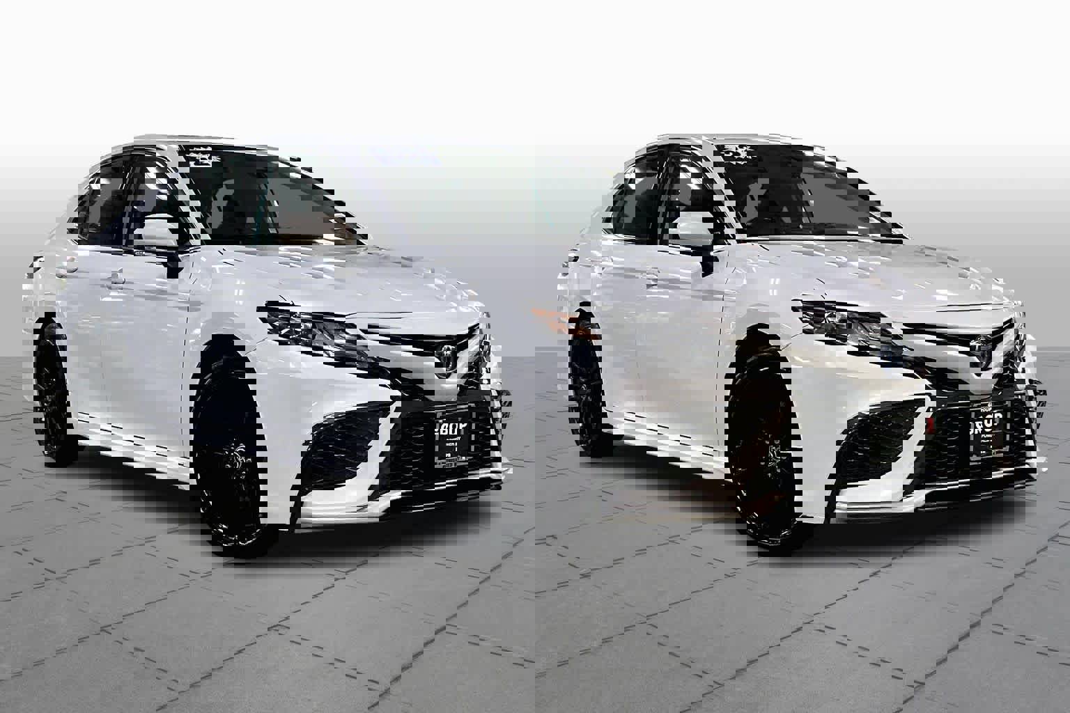 Used 2022 Toyota Camry XSE w/ Navigation Upgrade Package image 3