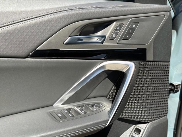 Used 2025 BMW X2 xDrive28i image 19