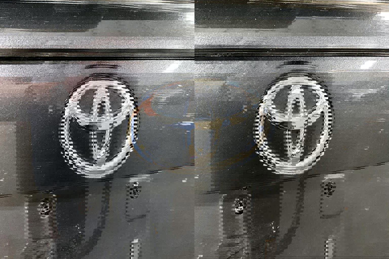 Used 2025 Toyota RAV4 XLE AWD/4WD image 31