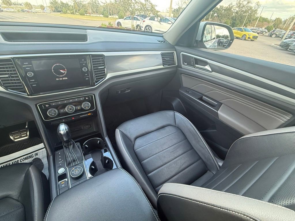 Used 2022 Volkswagen Atlas SEL Premium image 11