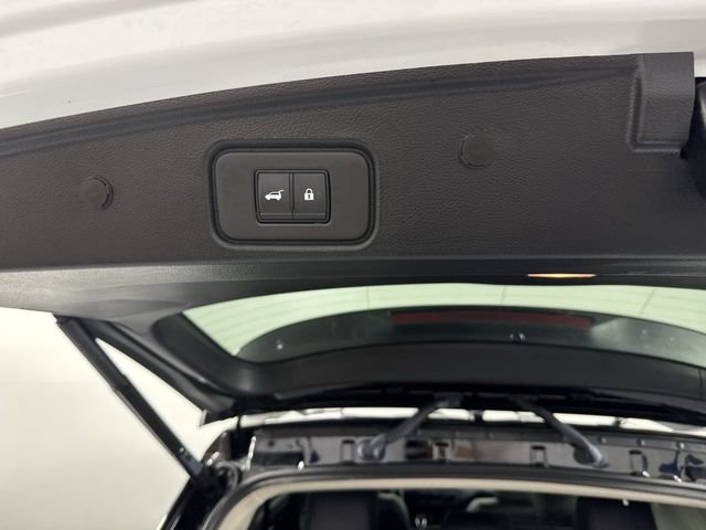 Used 2025 Nissan Pathfinder SL AWD/4WD image 35