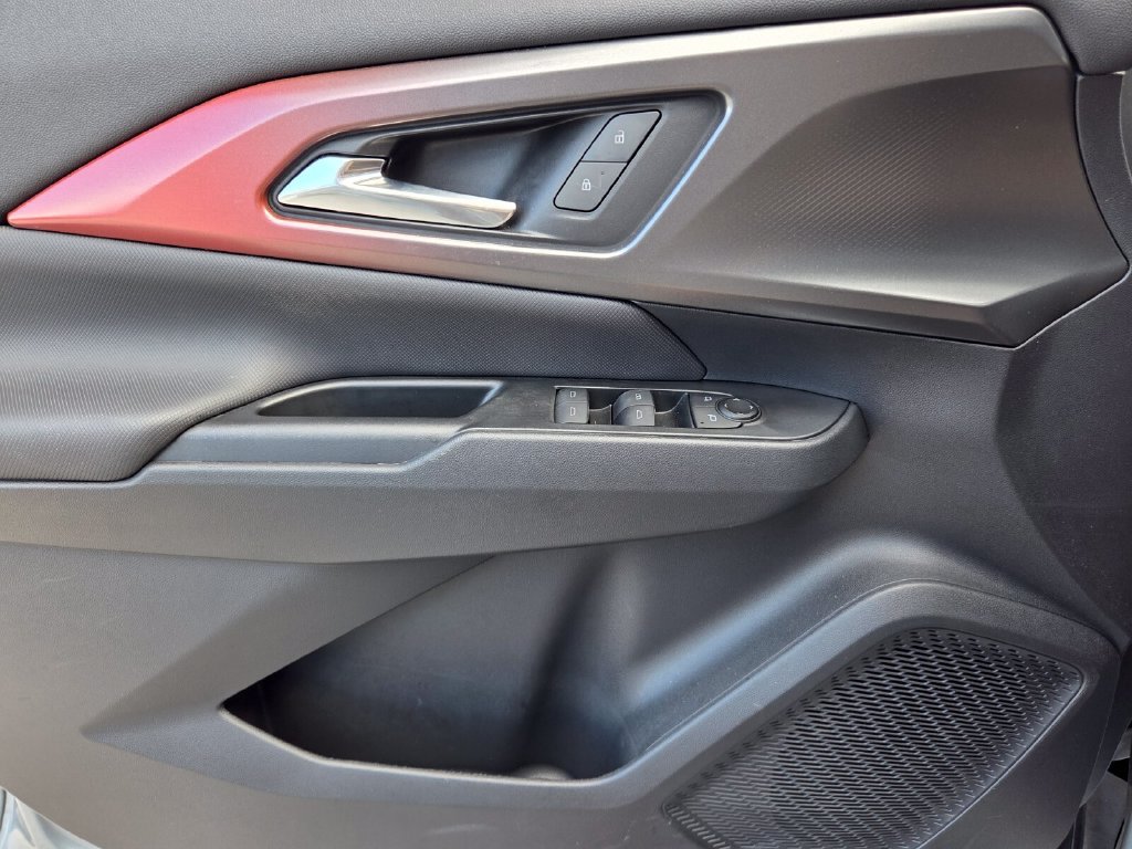 Certified 2024 Chevrolet Equinox EV RS FWD image 20