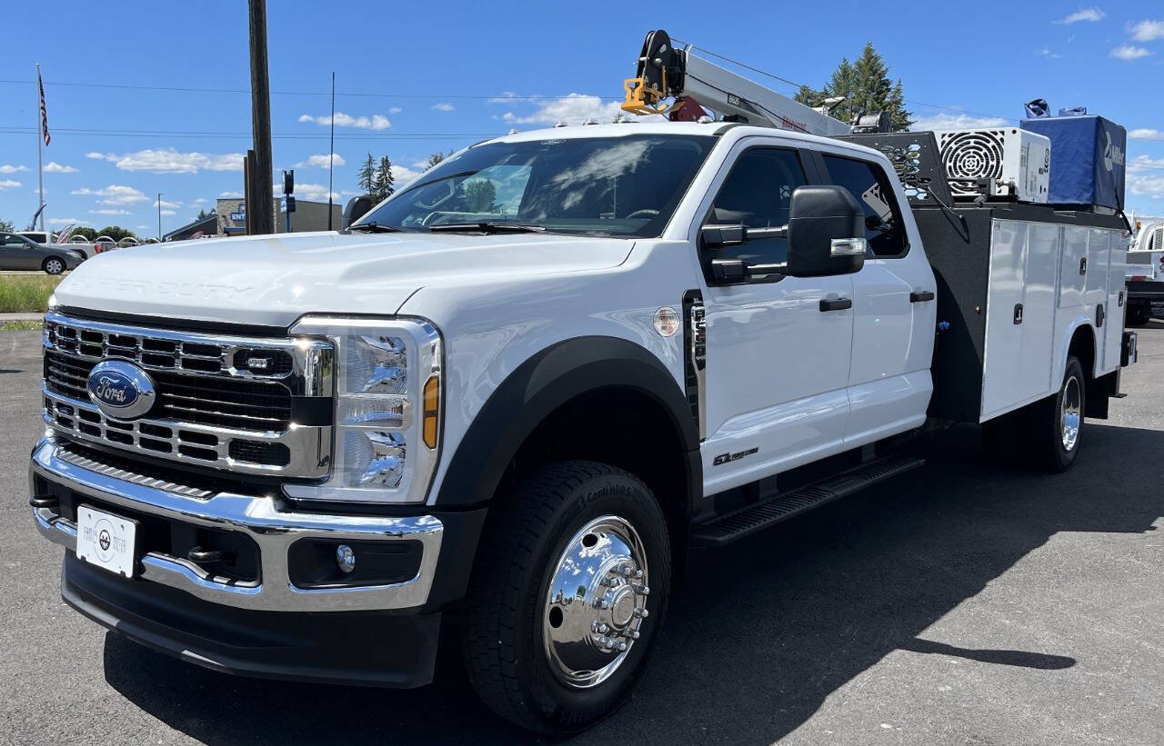 Used 2025 Ford F550 4x4 Crew Cab Super Duty image 2