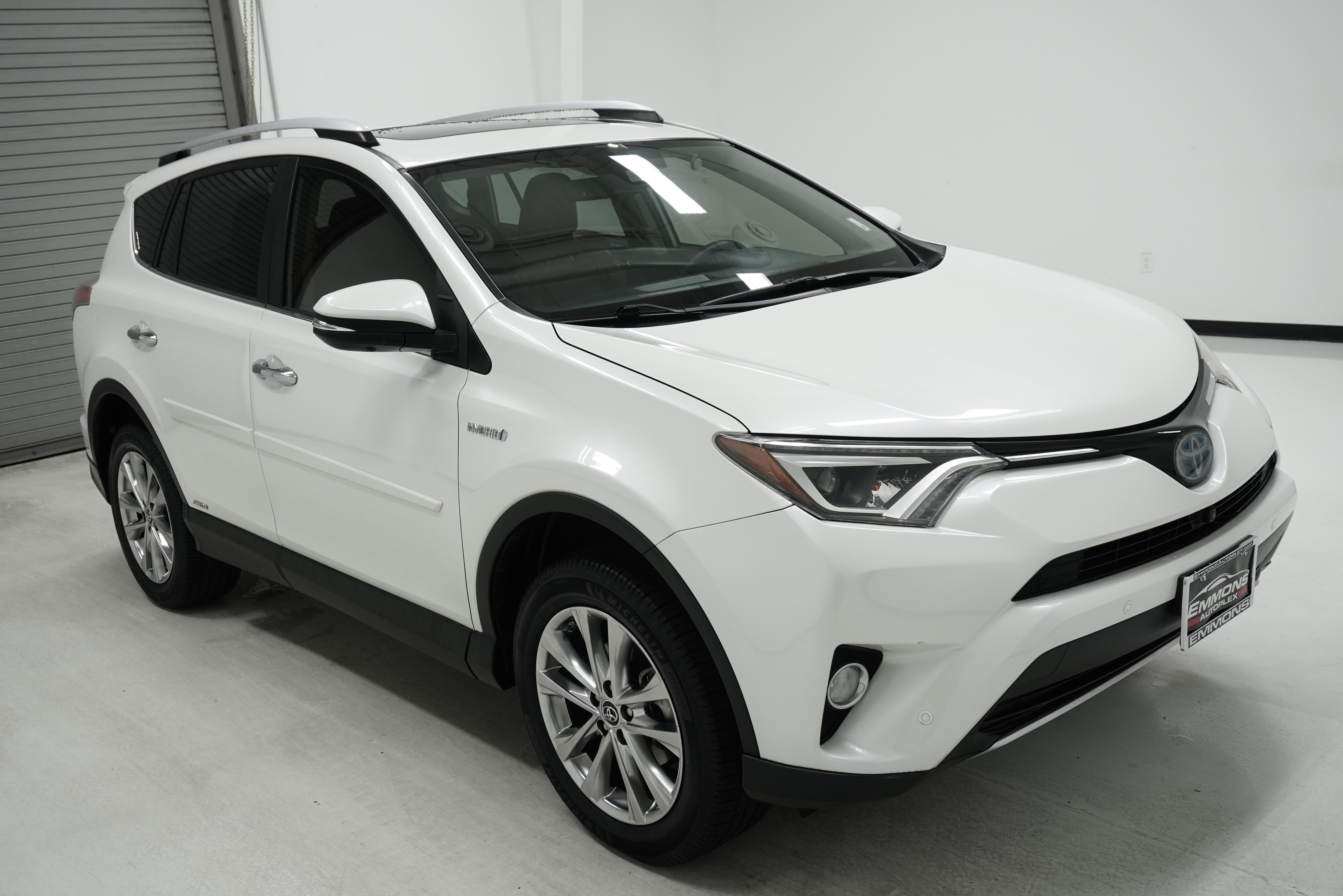 Used 2016 Toyota RAV4 Limited w/ Advanced Technology Package AWD/4WD image 2