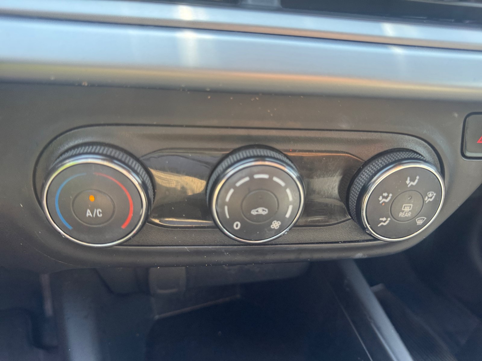 Used 2024 Chevrolet Trax LS w/ Driver Confidence Package FWD image 17