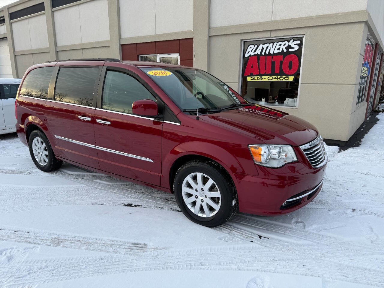 Used 2016 Chrysler Town & Country Touring w/ Driver Convenience Group