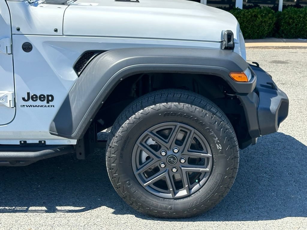 Used 2024 Jeep Wrangler Unlimited Sport AWD/4WD image 41