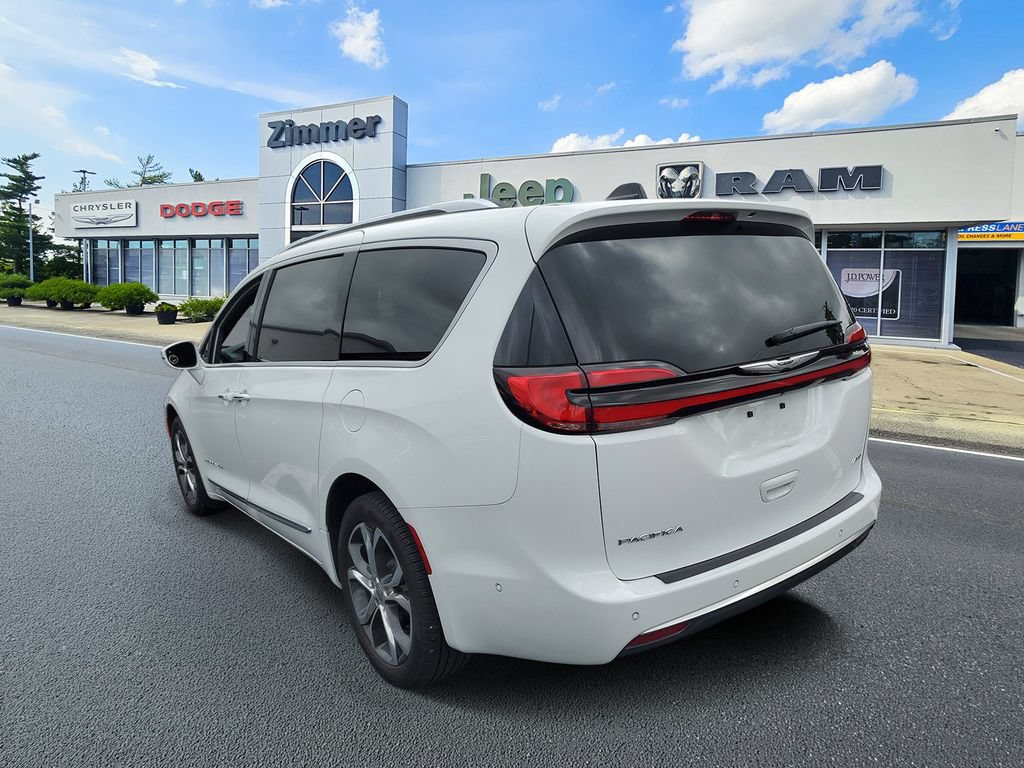 Certified 2024 Chrysler Pacifica Pinnacle AWD/4WD image 3