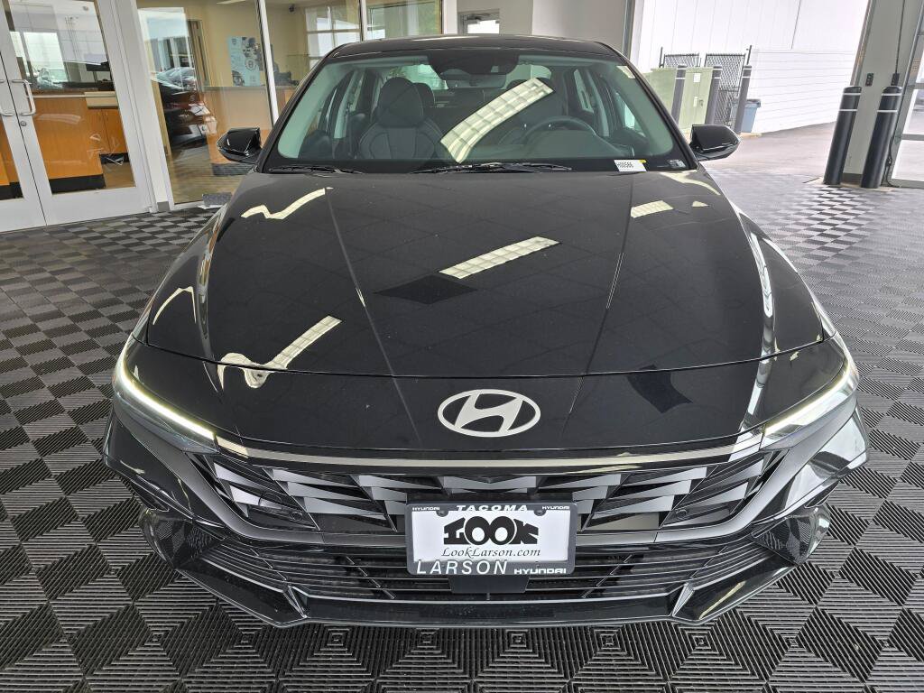 New 2026 Hyundai Elantra Limited FWD image 8