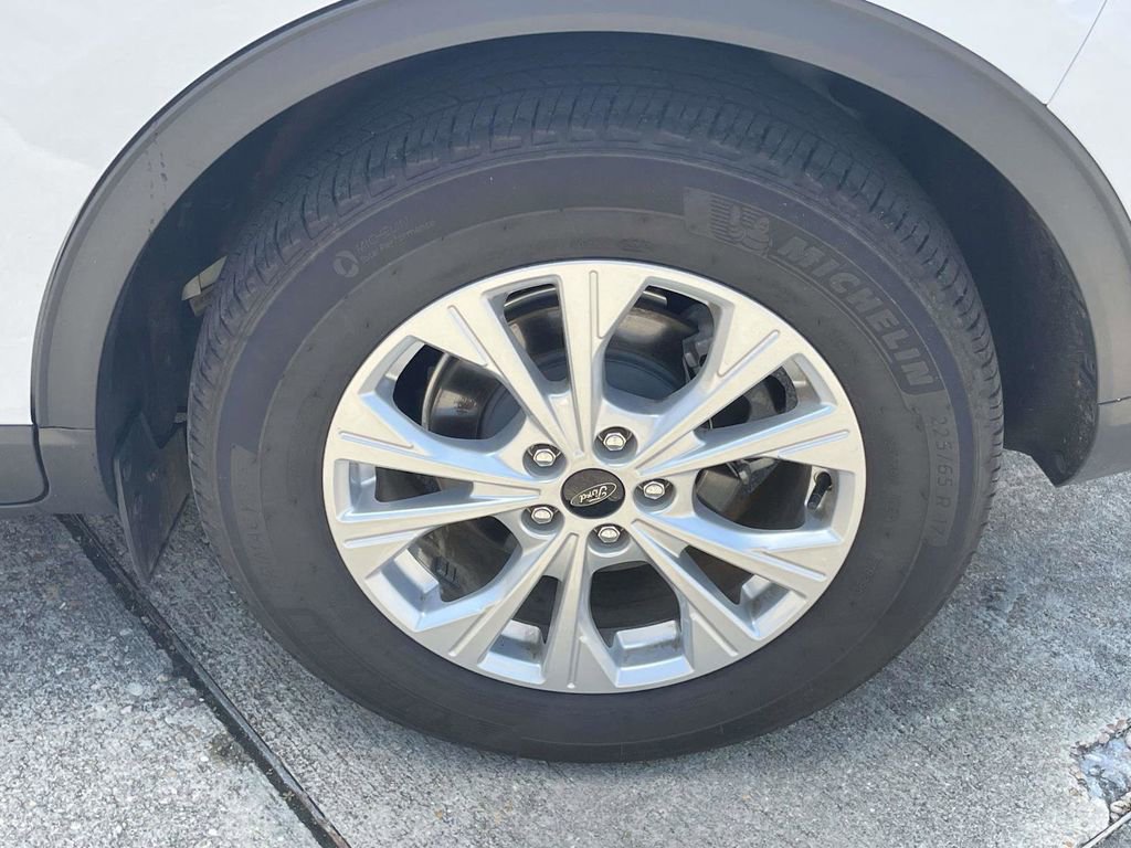 Certified 2025 Ford Escape Active w/ Tech Pack #1 FWD image 9