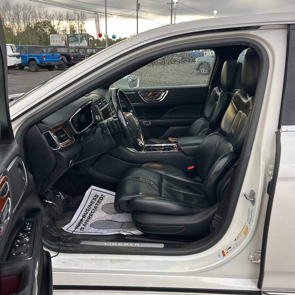 Used 2018 Lincoln Continental Reserve AWD/4WD image 11