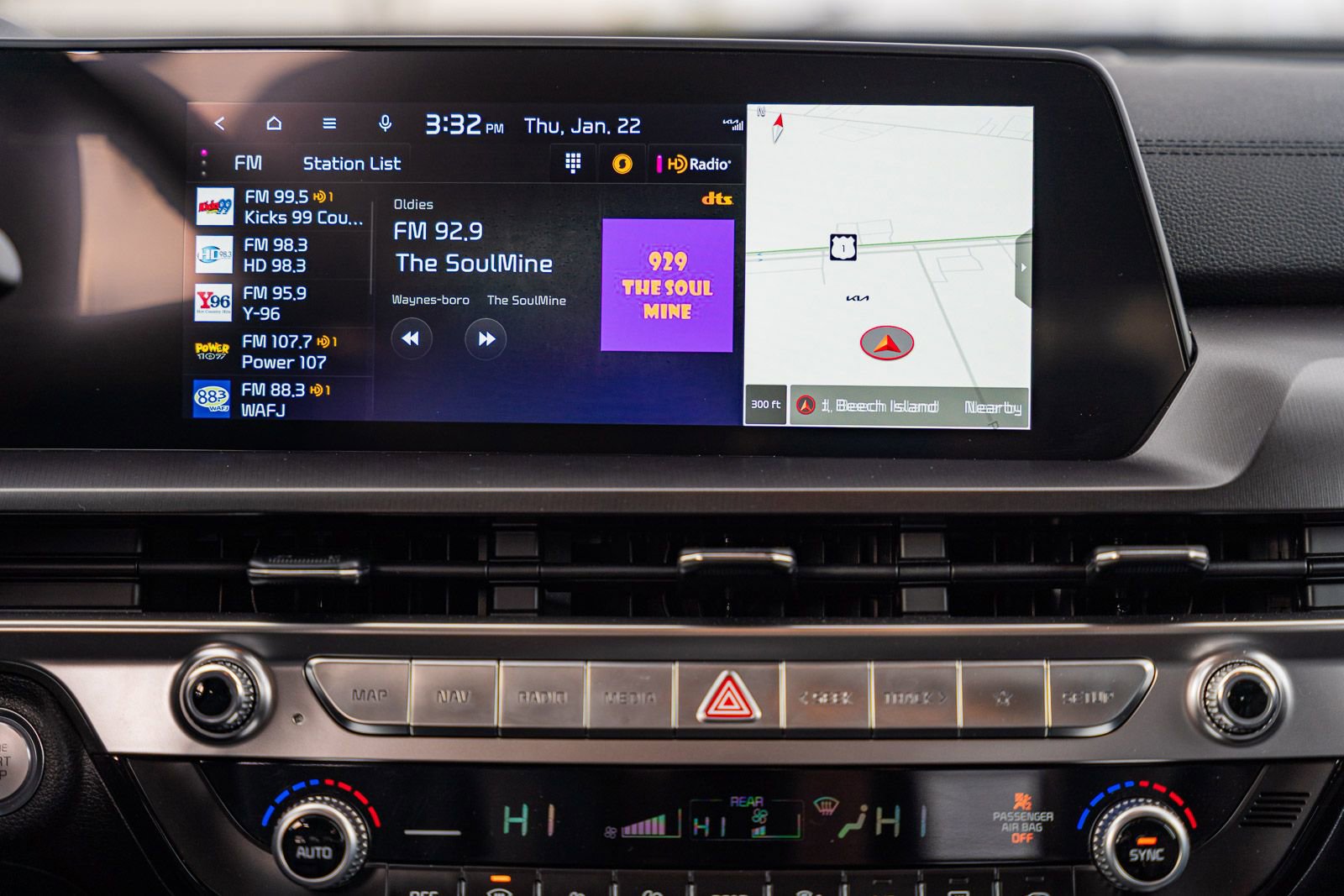 Used 2025 Kia Telluride LX image 33