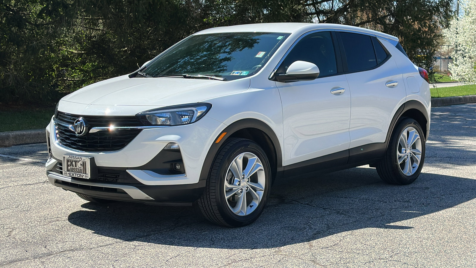 Used 2022 Buick Encore GX Preferred w/ Cold Weather Comfort Package image 2