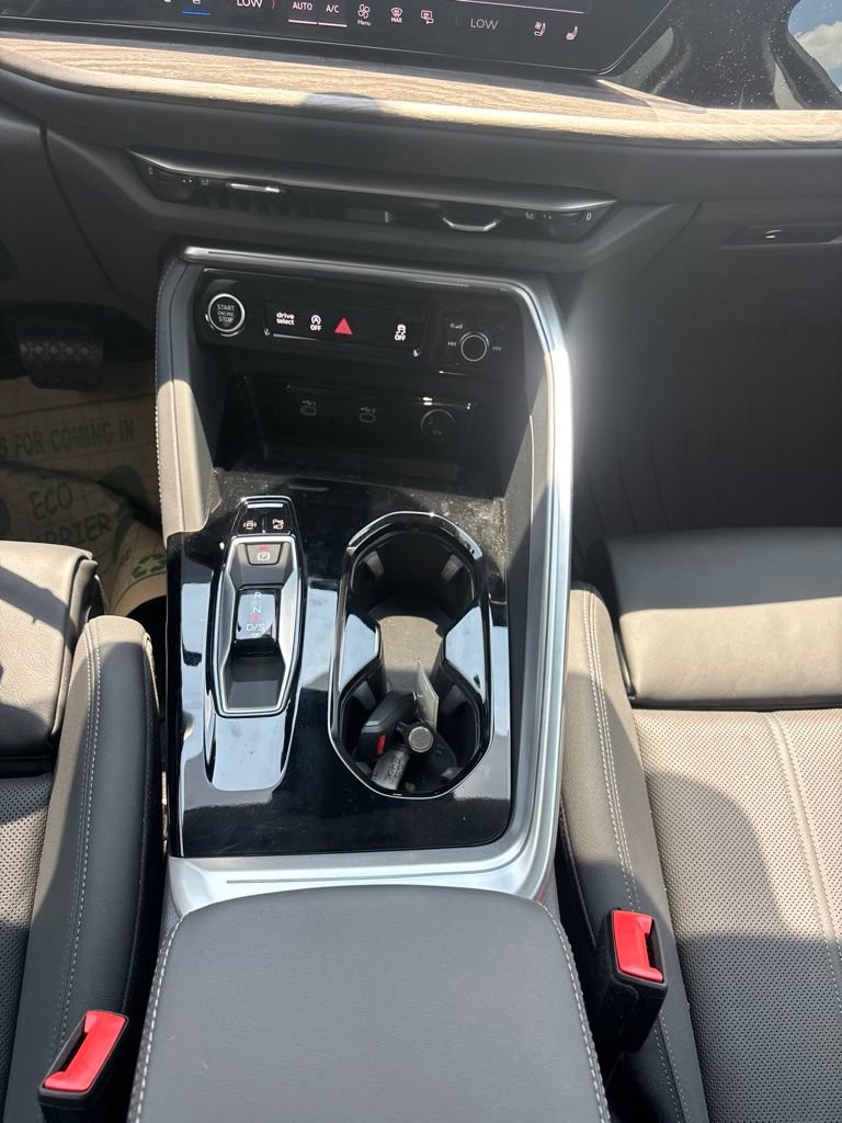 Used 2025 Audi Q5 Premium Plus w/ Premium Plus AWD/4WD image 24