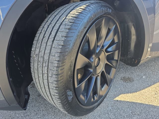 Used 2023 Tesla Model Y Long Range image 30