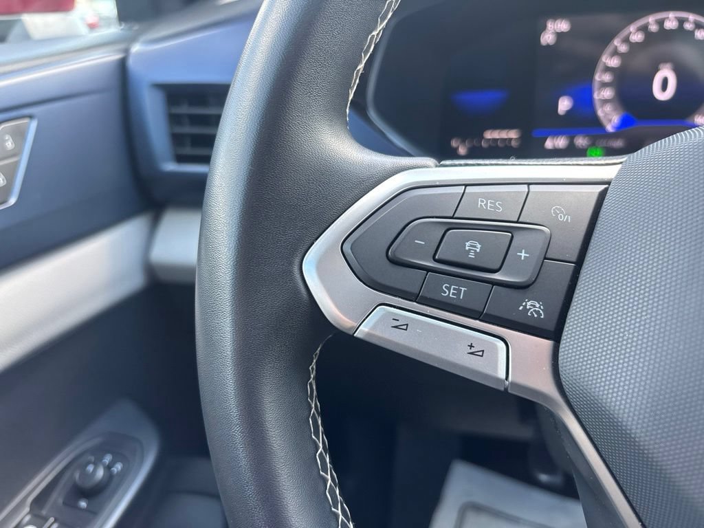 Certified 2022 Volkswagen Taos SE FWD image 18