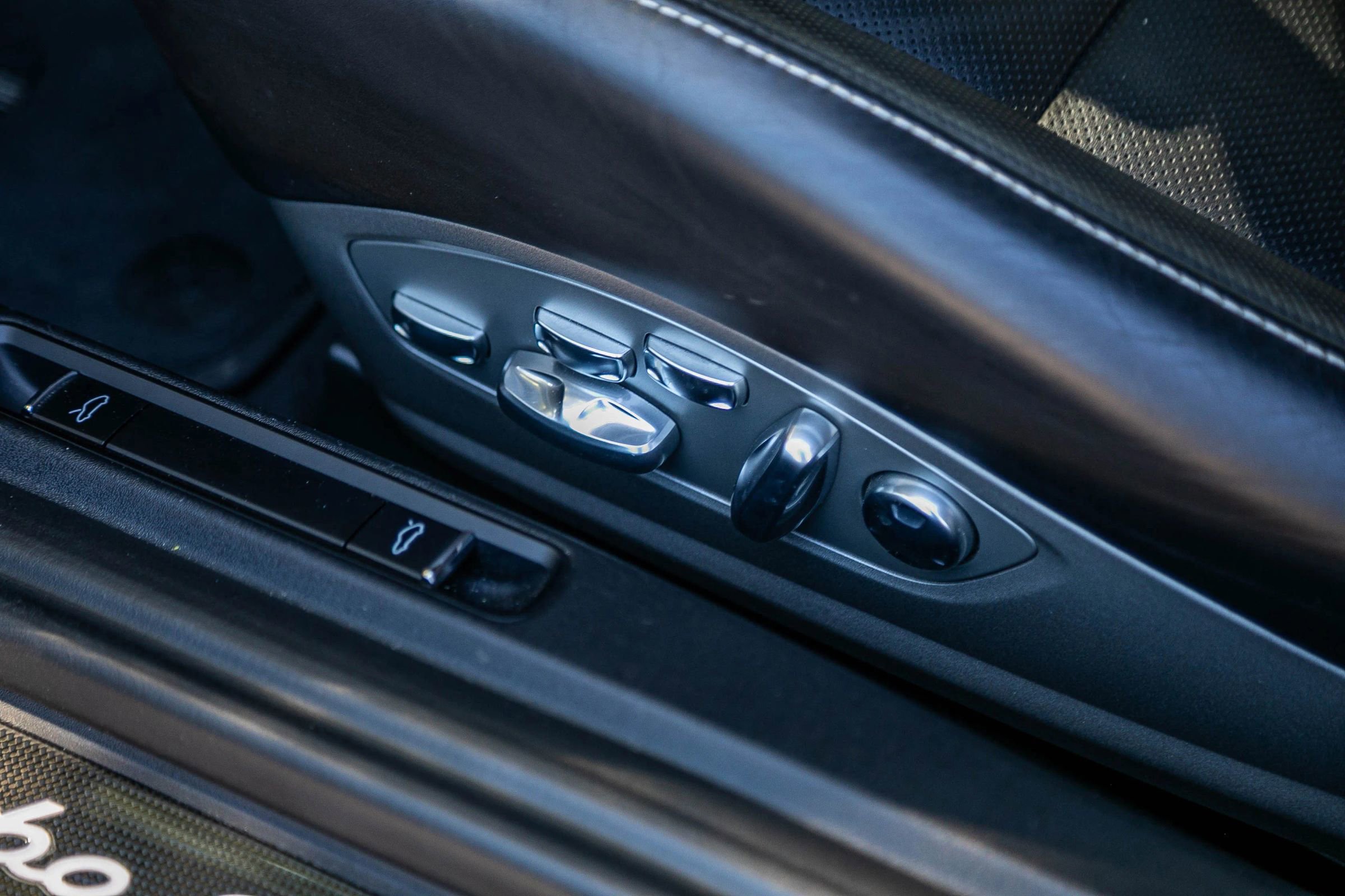 Used 2018 Porsche 911 Turbo S image 29