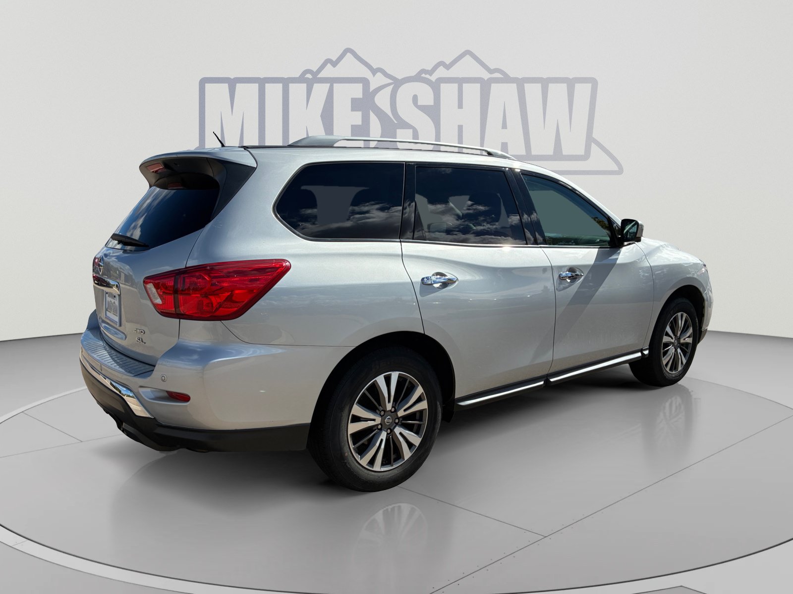 Used 2018 Nissan Pathfinder SL AWD/4WD image 5