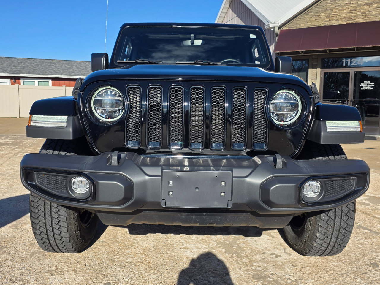 Used 2022 Jeep Wrangler Unlimited Sahara image 25