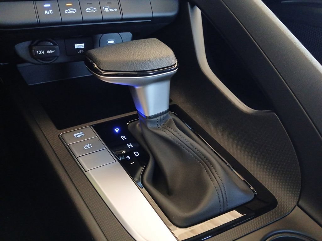New 2026 Hyundai Elantra SE FWD image 18