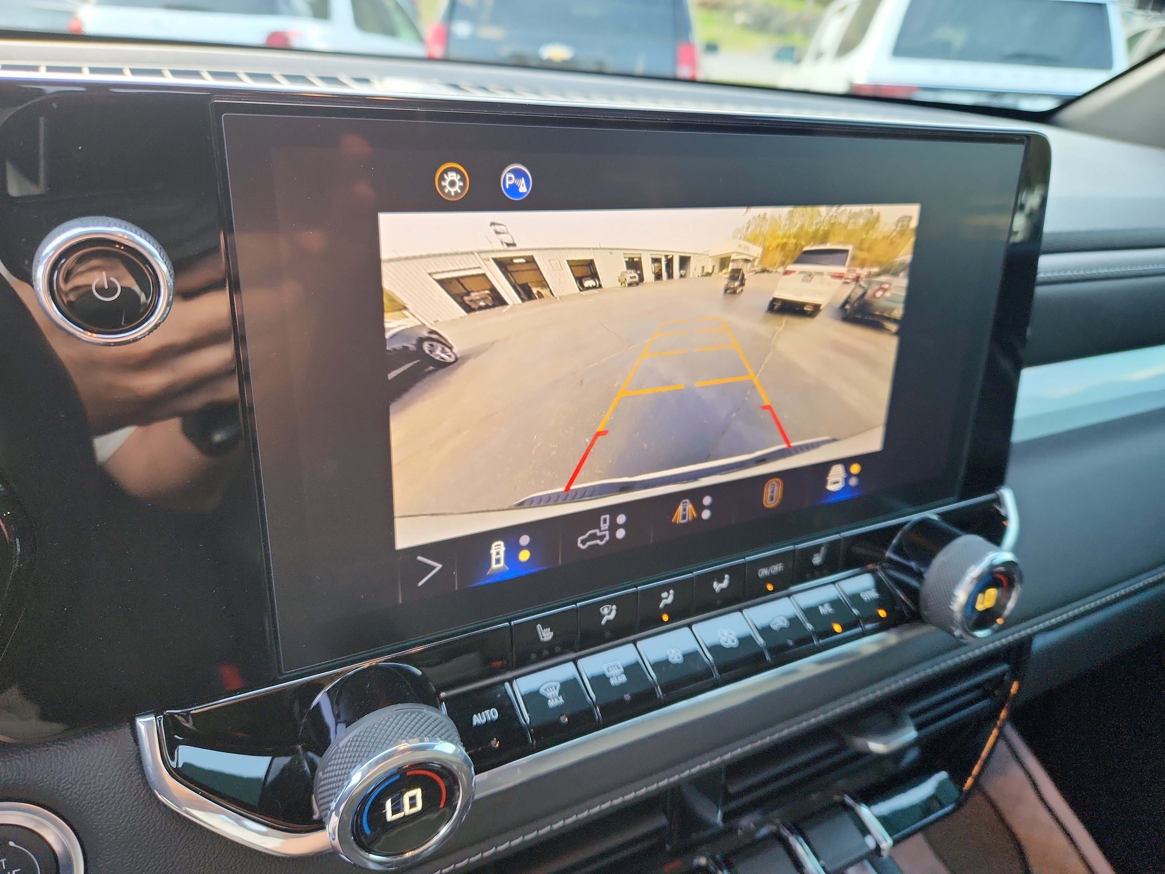 Used 2024 Chevrolet Colorado LT w/ LT Convenience Package II image 24