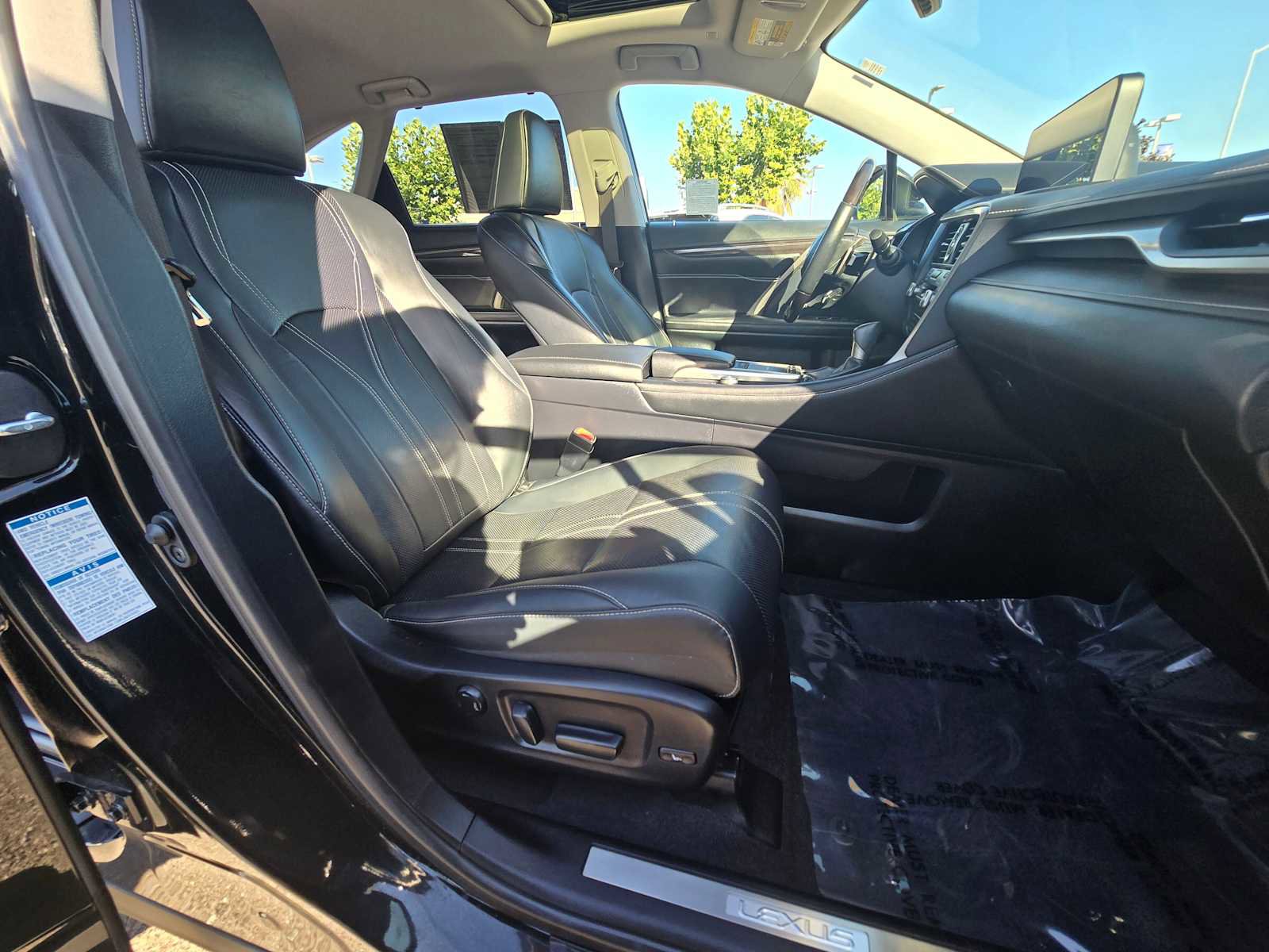 Certified 2022 Lexus RX 350L Luxury image 11