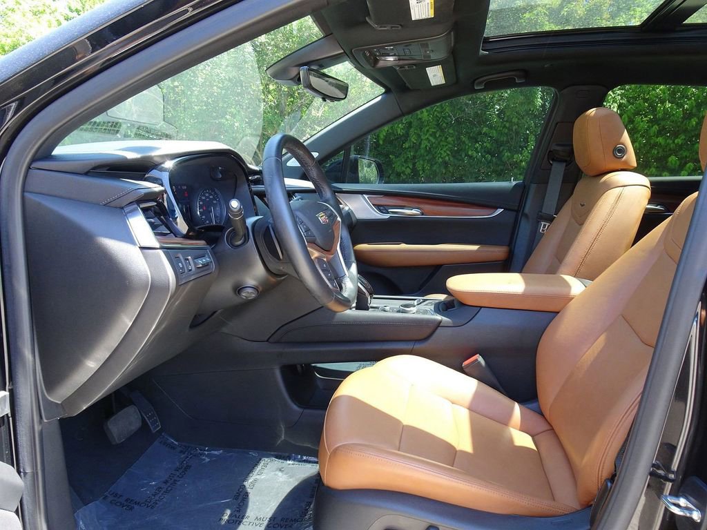 Certified 2024 Cadillac XT5 Premium Luxury w/ Technology Package AWD/4WD image 7