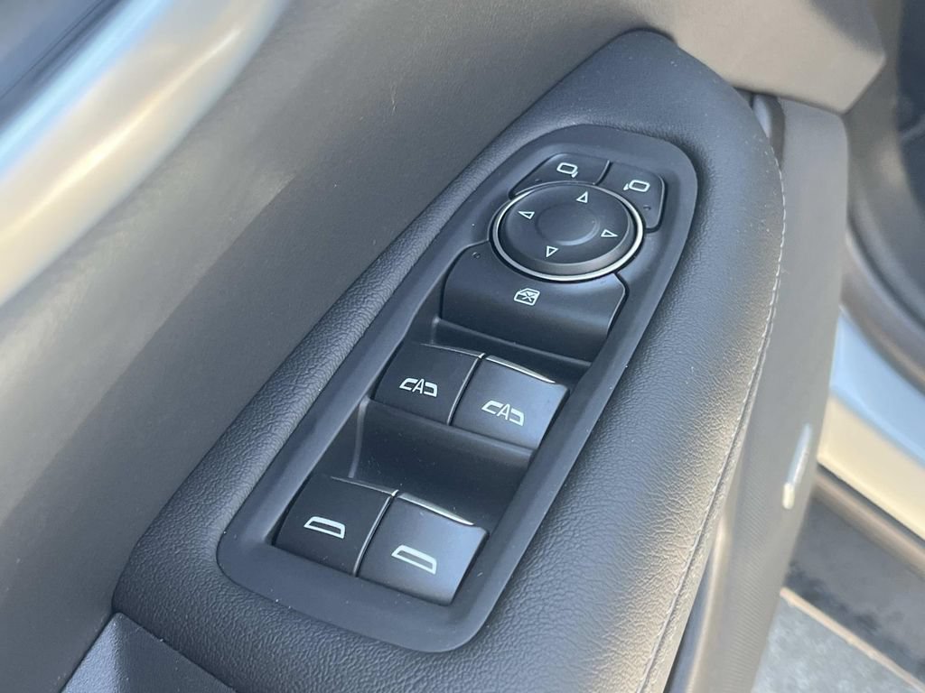 New 2026 Cadillac XT5 Luxury w/ LPO, ONYX Package FWD image 23