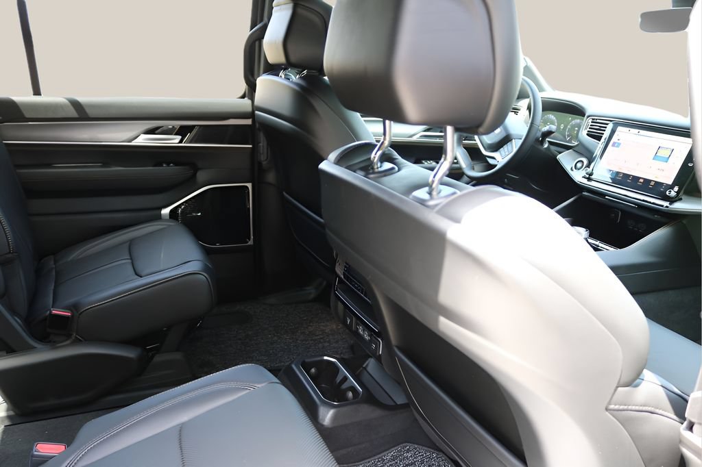 New 2026 Jeep Grand Wagoneer 4WD image 21
