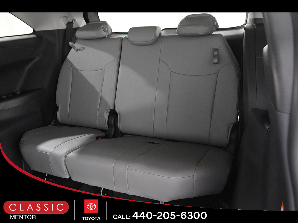 Used 2026 Toyota Sienna XLE FWD image 20