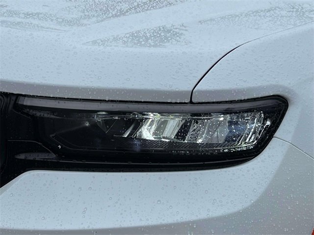 Certified 2023 Jeep Grand Cherokee Altitude image 12