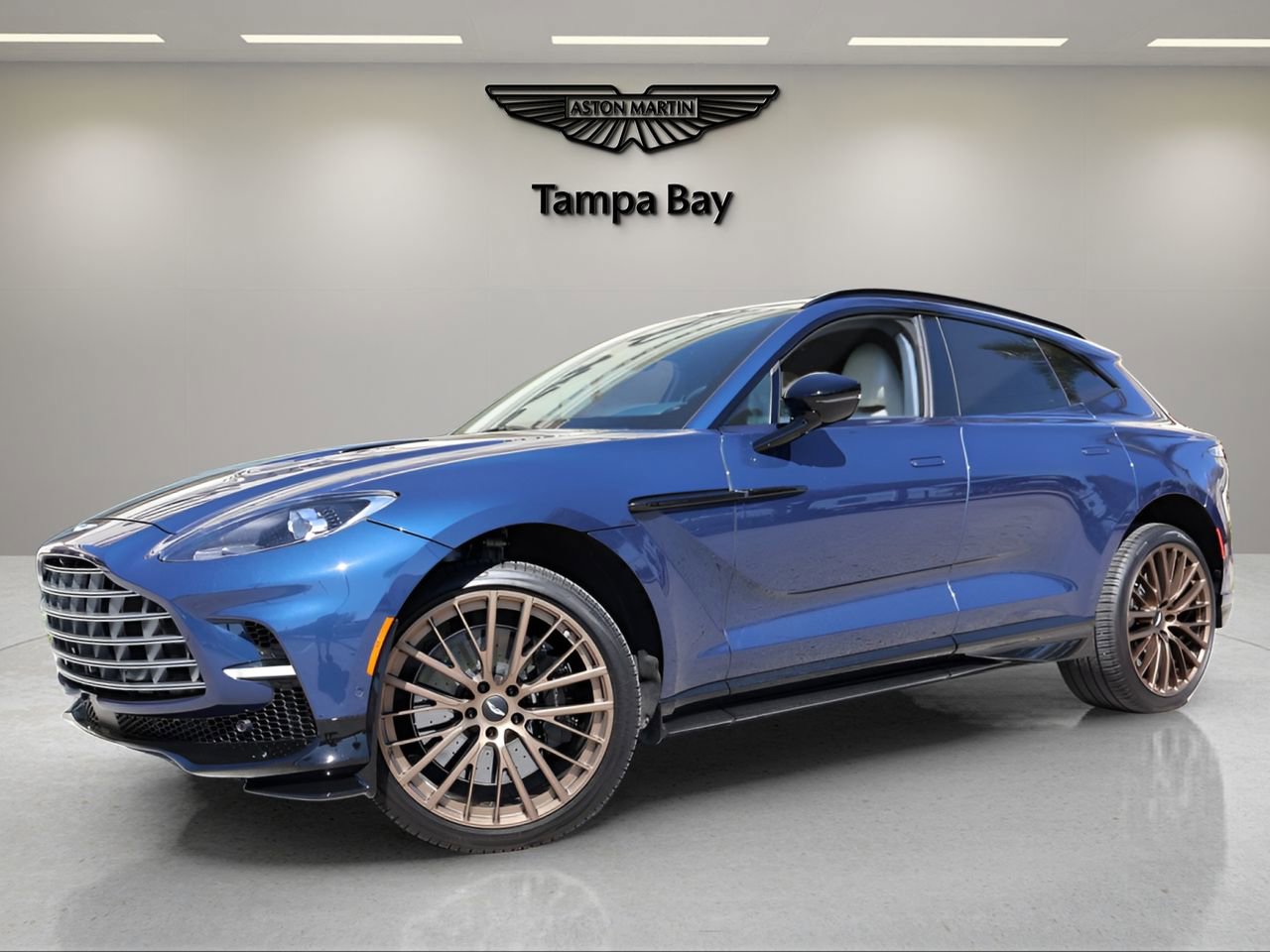 Used 2025 Aston Martin DBX 707 image 1