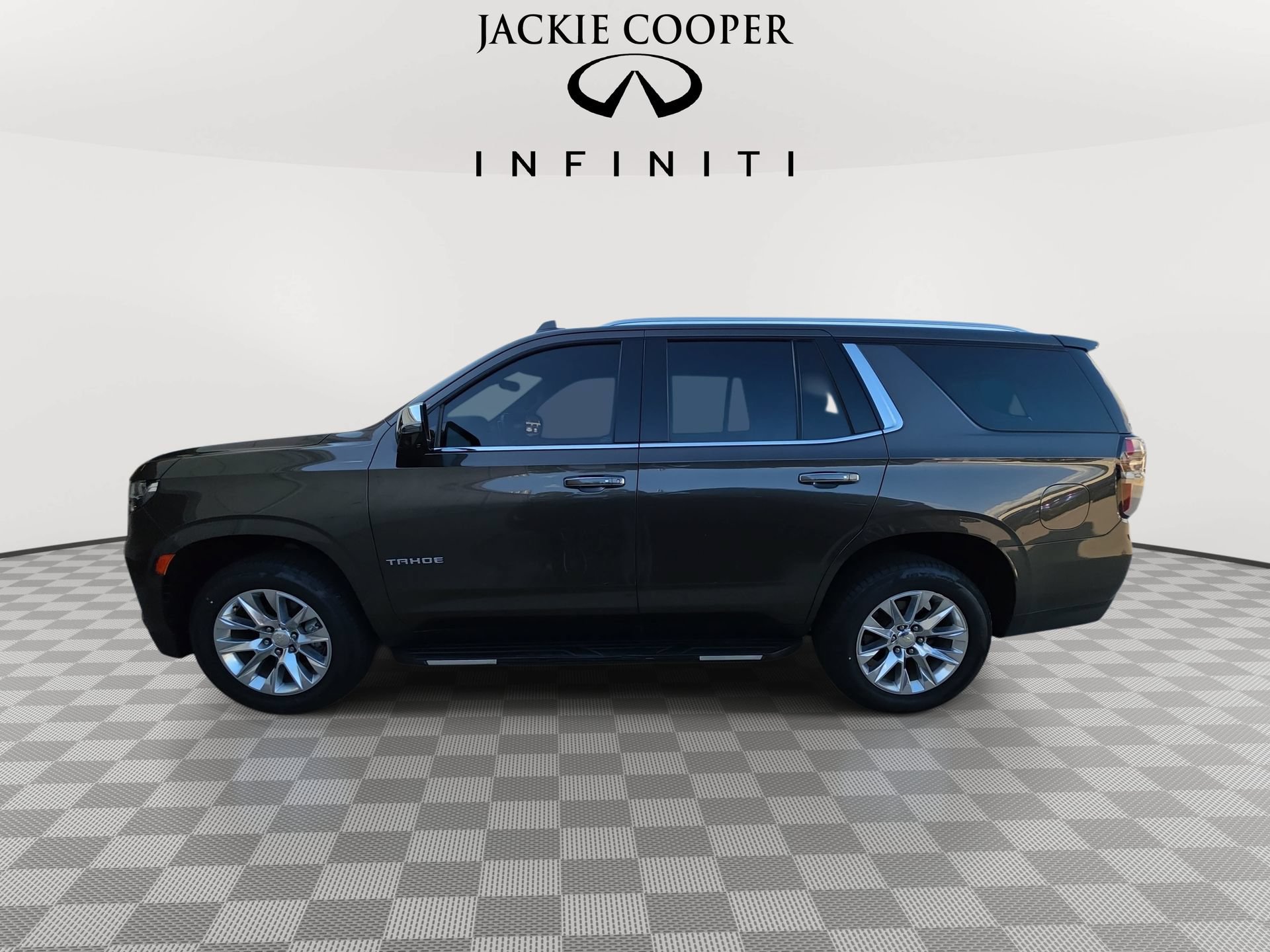 Used 2021 Chevrolet Tahoe Premier w/ Premium Package AWD/4WD image 8