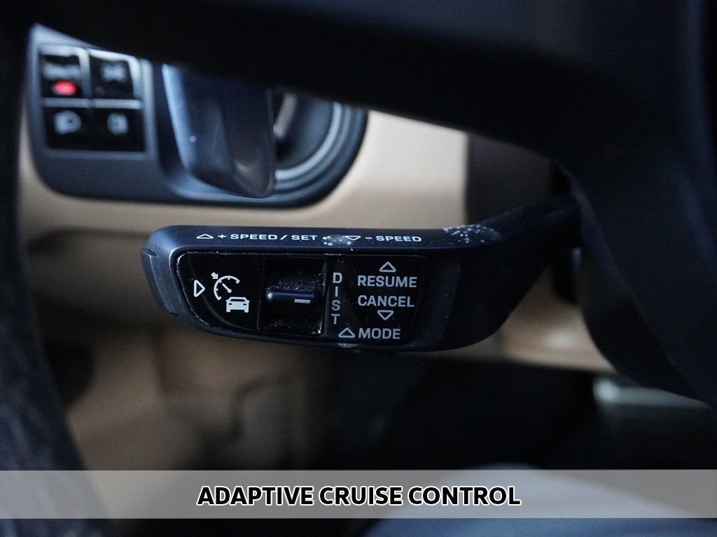 Used 2020 Porsche Cayenne Turbo image 6