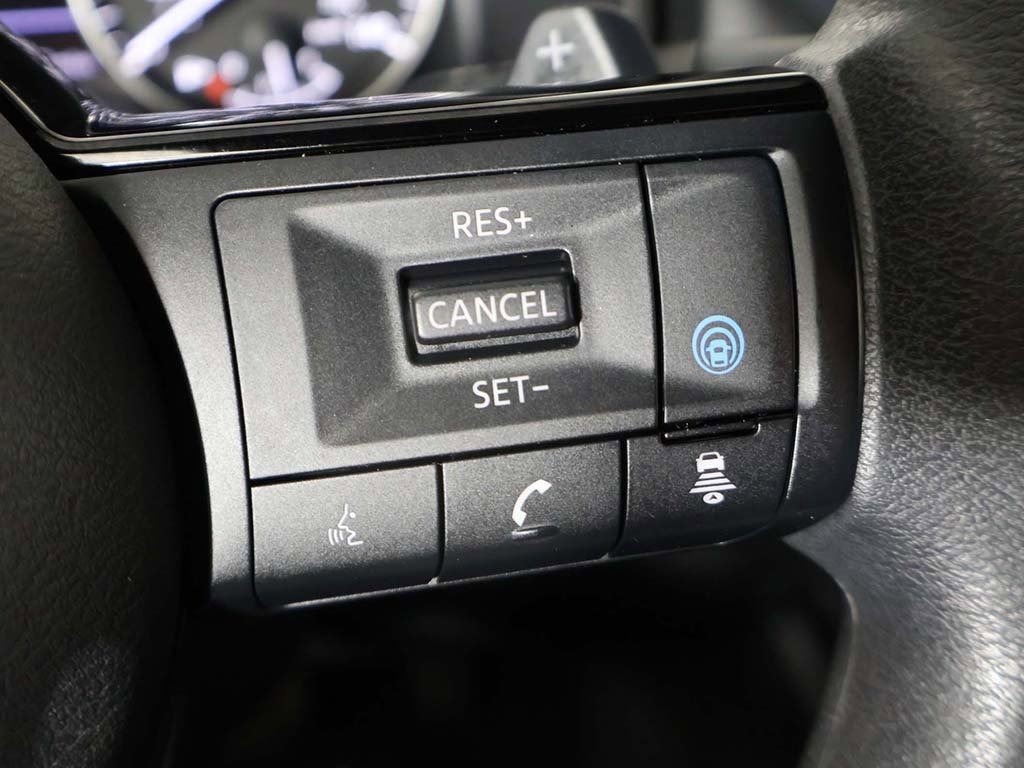 Used 2023 Nissan Rogue SV image 37