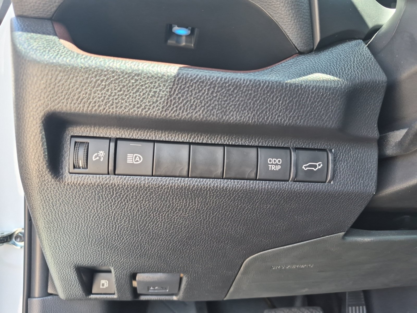 Used 2024 Toyota RAV4 Limited AWD/4WD image 27