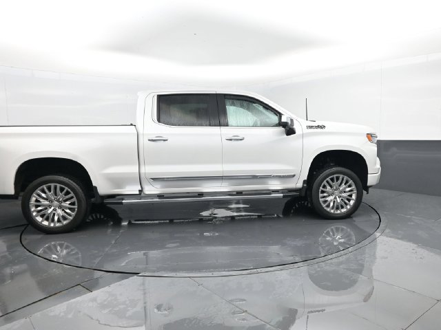 Used 2025 Chevrolet Silverado 1500 High Country w/ High Country Premium Package AWD/4WD image 4