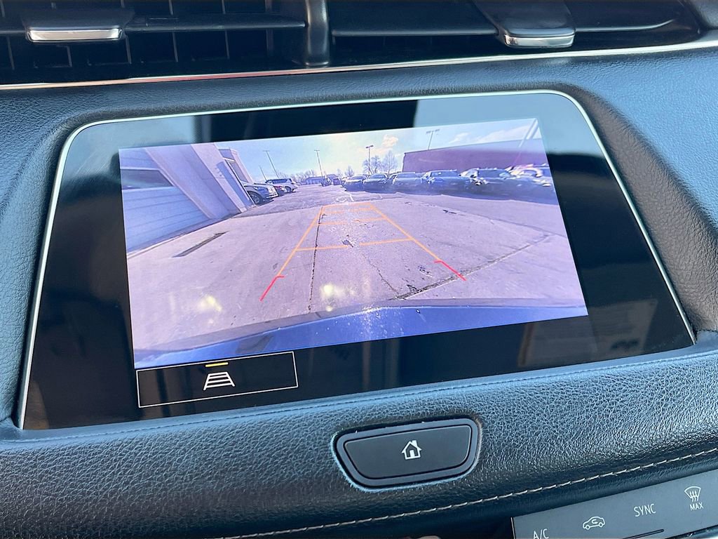 Used 2023 Cadillac XT4 Luxury w/ Cold Weather Package AWD/4WD image 14