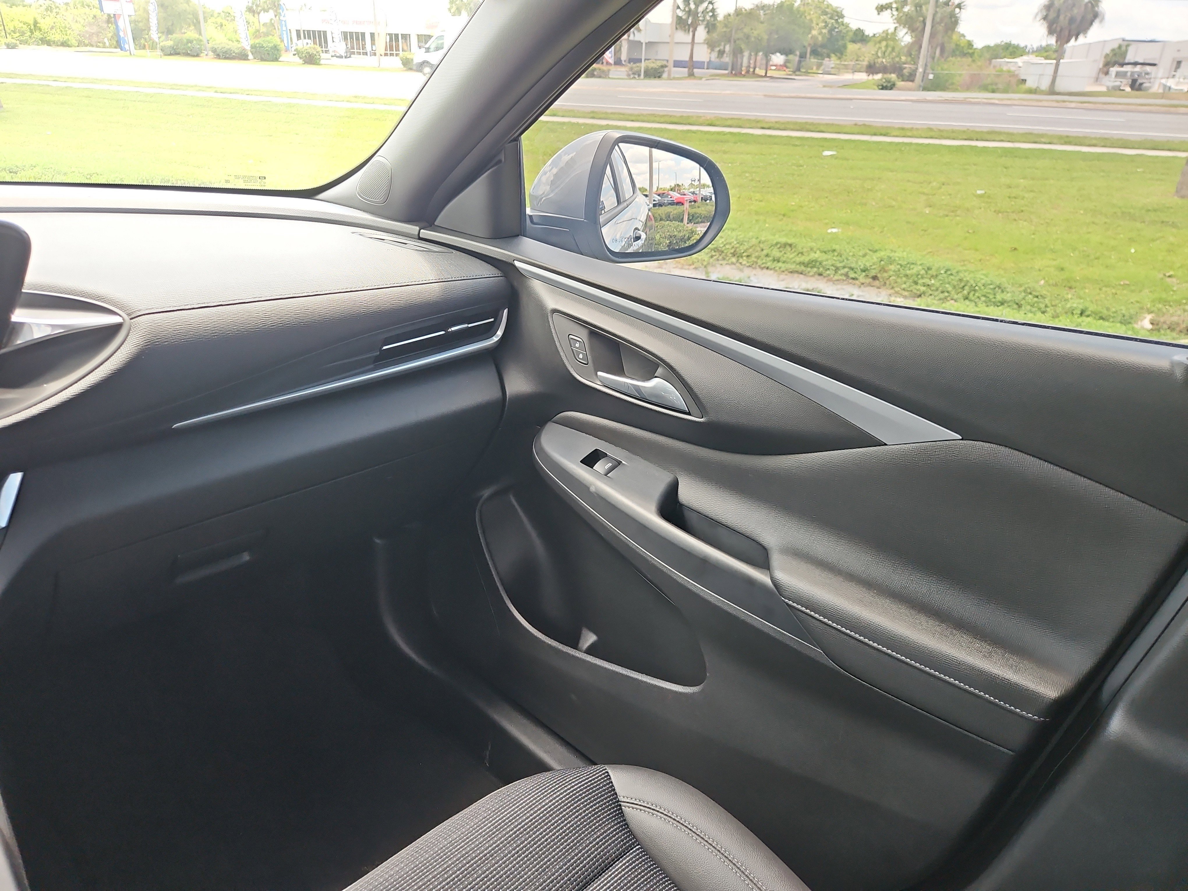 Used 2024 Buick Envista Preferred w/ Convenience II Package FWD image 27