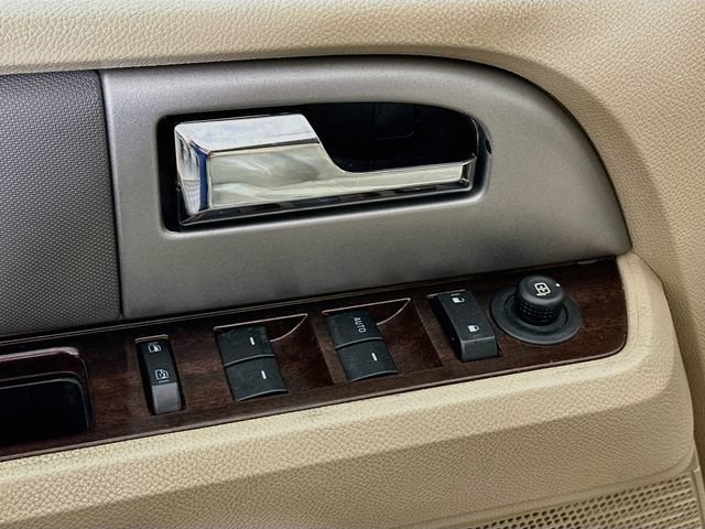 Used 2013 Ford Expedition XLT AWD/4WD image 24