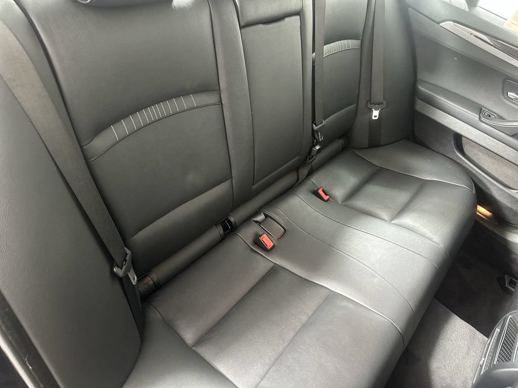 Used 2014 BMW 550i xDrive Sedan AWD/4WD image 31