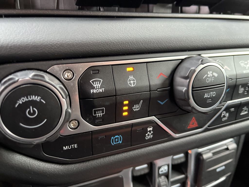 Used 2024 Jeep Wrangler High Altitude AWD/4WD image 43