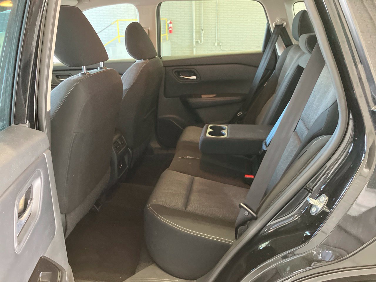 Used 2025 Nissan Rogue SV FWD image 9