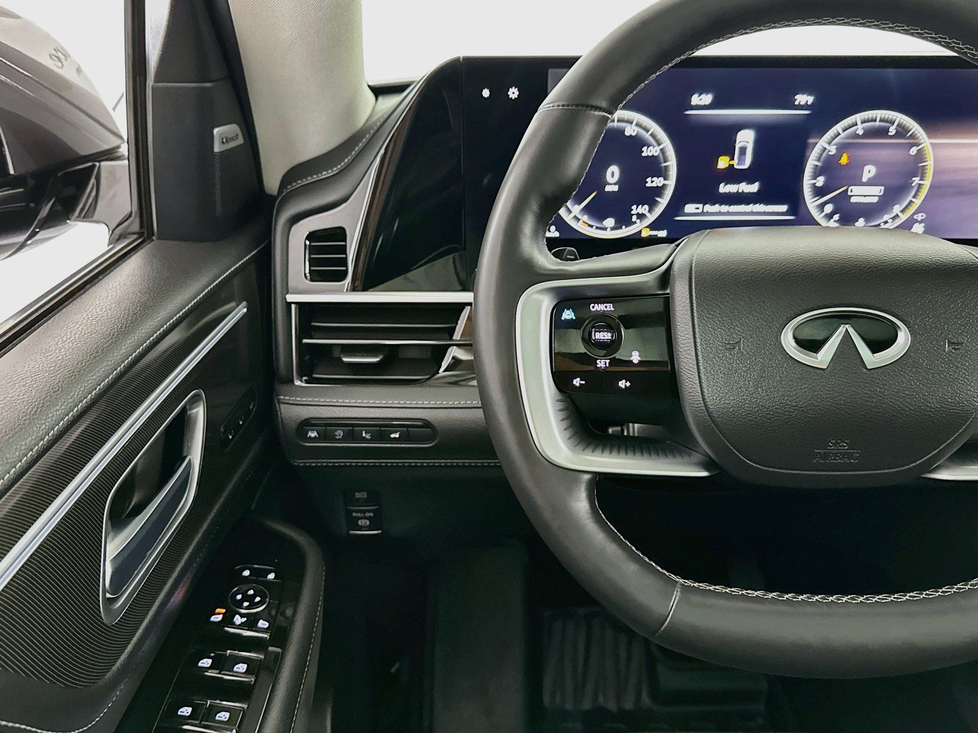 Used 2025 INFINITI QX80 Luxe AWD/4WD image 10