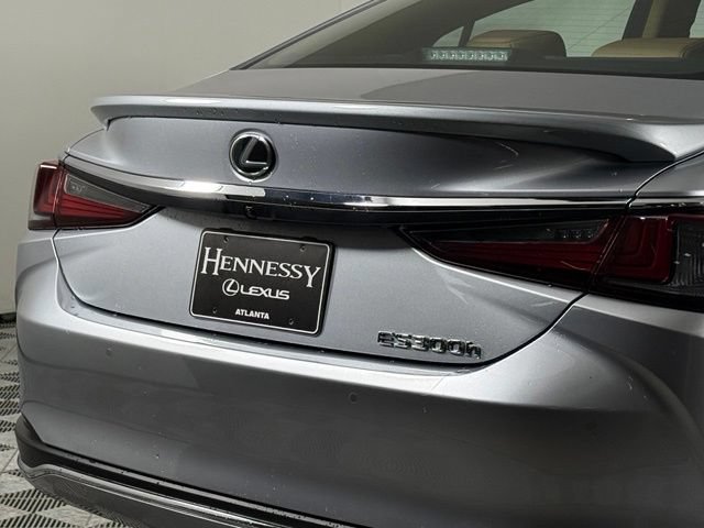 Certified 2025 Lexus ES 300h w/ Technology Package FWD image 16