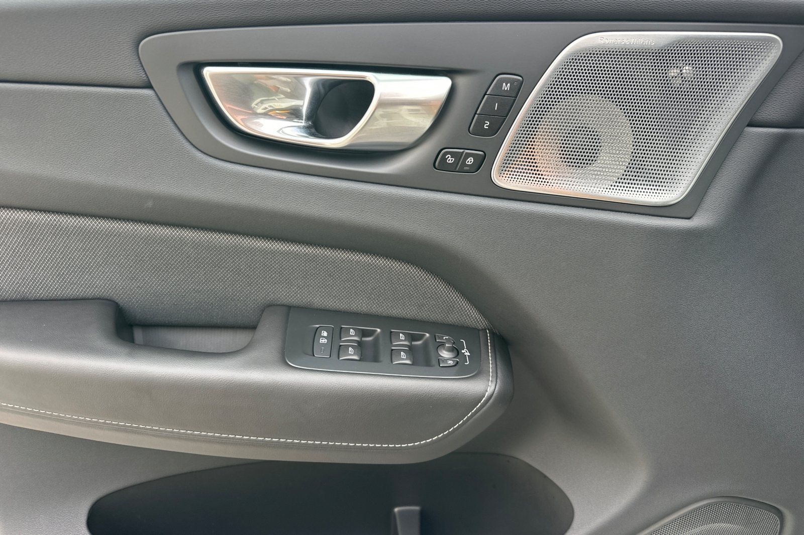 Certified 2024 Volvo XC60 T8 Polestar AWD/4WD image 11