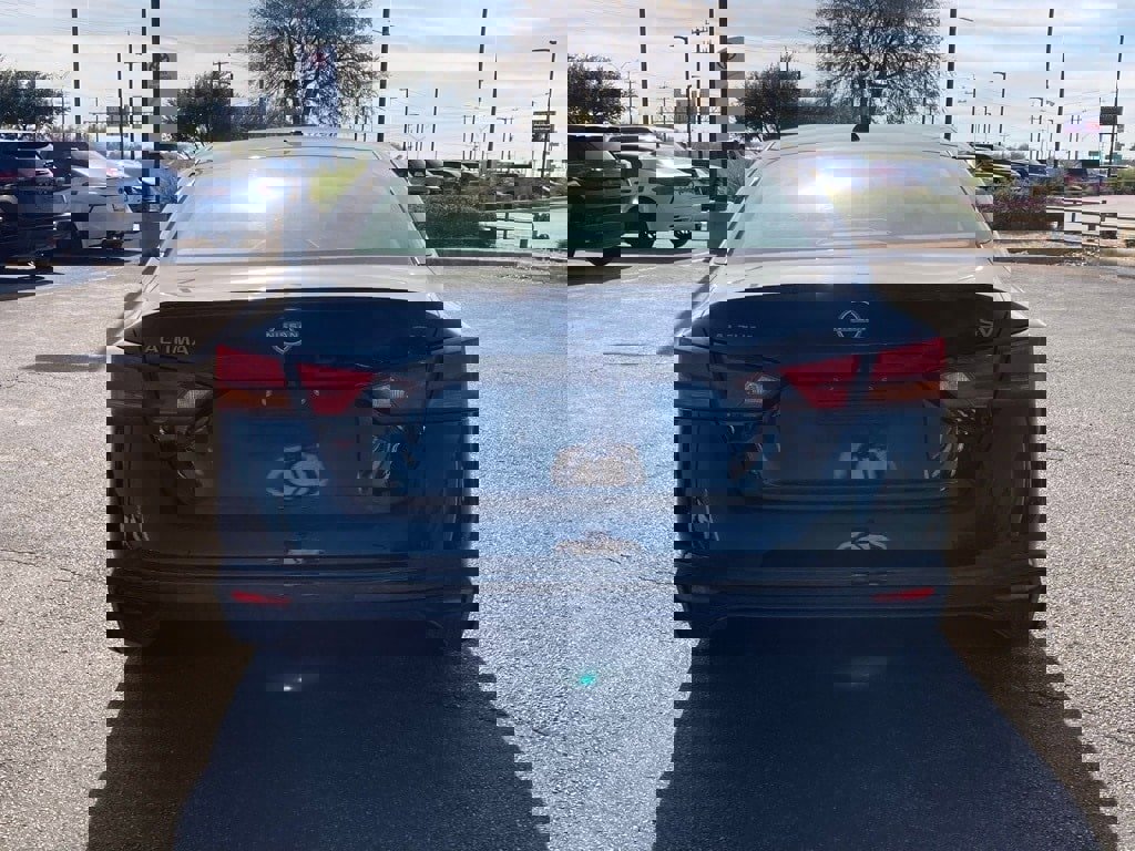 Used 2024 Nissan Altima 2.5 SV image 6